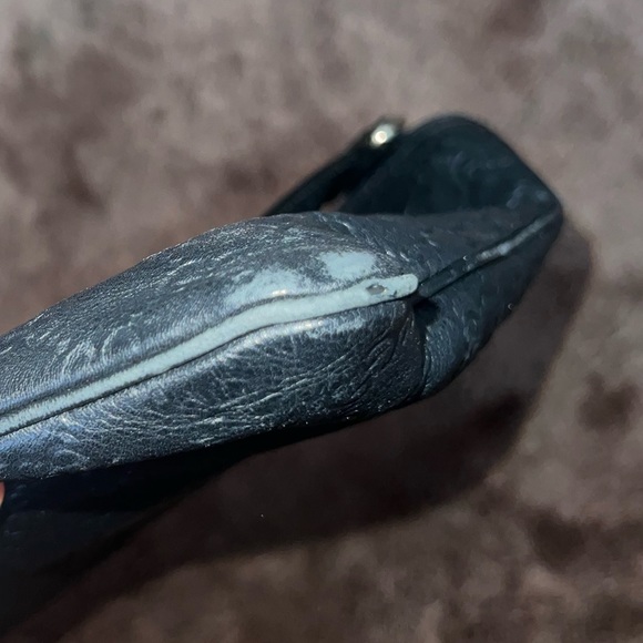 GUCCI LEATHER CROSSBODY MESSENGER BAG - Picture 3 of 7